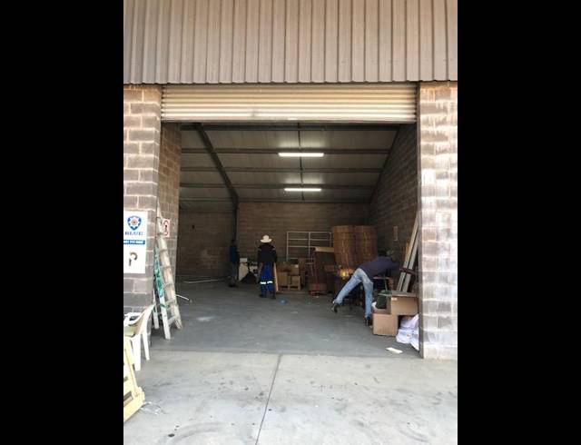 185M² WAREHOUSE RENTED IN BRIARDENE